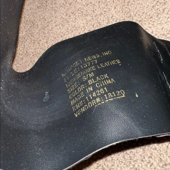 Vintage leather 5 inch black belt 3 closure Newport News wide s/m - Picture 4 of 6